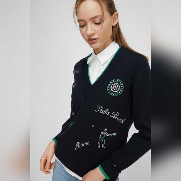 Tommy Hilfiger EMBROIDERY V-NECK JUMPER/ Sweater/Knitted/Preppy style/British - Picture 2 of 16